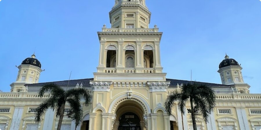 Mosquée d'État du Sultan Abu Bakar: symbole de foi et patrimoine culturel